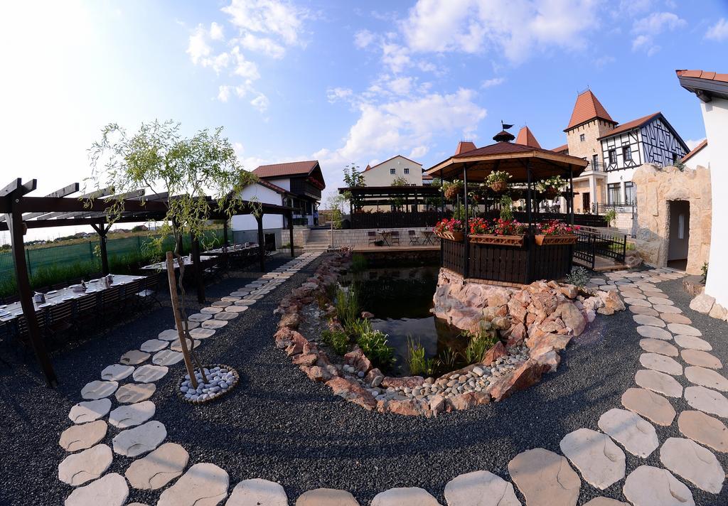 Mosnita Noua Hotel Castel Royal מראה חיצוני תמונה