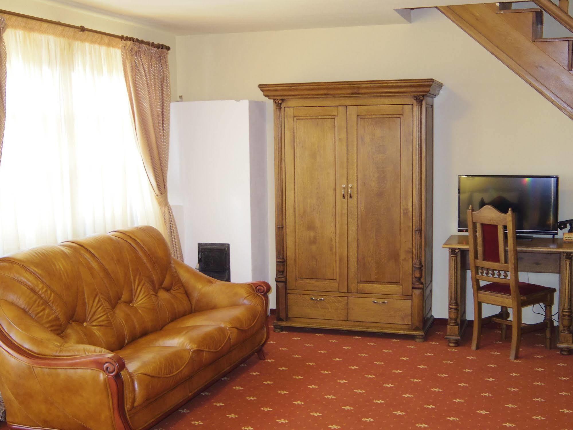 Mosnita Noua Hotel Castel Royal מראה חיצוני תמונה