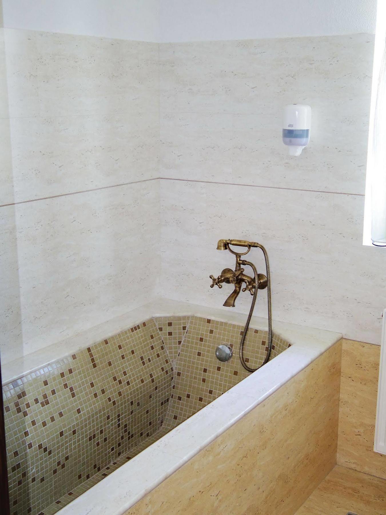 Mosnita Noua Hotel Castel Royal מראה חיצוני תמונה